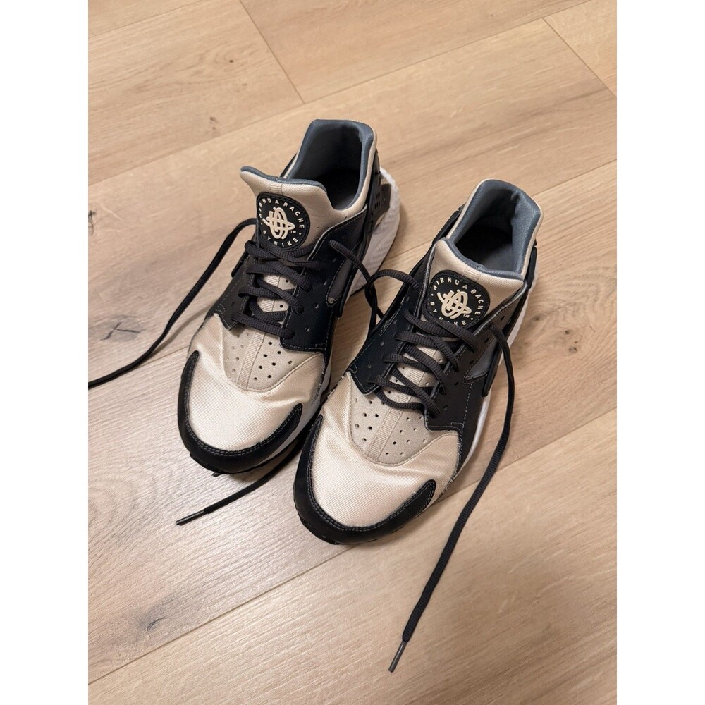 Nike Air Huarache Run Size 9.5 Womens Shoe 634835-019 Oatmeal Grey Running Shoe